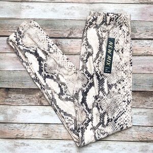 NWT Snakeskin leggings